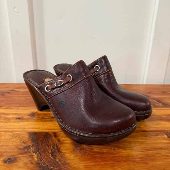 NWT Born Corii Cedar Brown Leather Wedge Clogs Mules - Picture 1 of 7